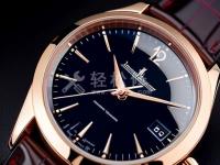 沛纳海手表玻璃镜面损坏。