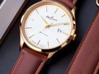 香奈儿手表表带链接方法