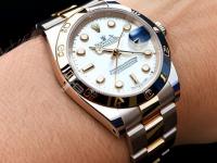 梅花手表滴答声异常。