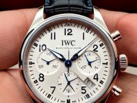 萧邦手表秒针回位功能失效。