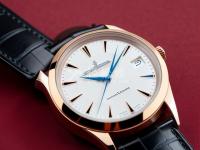 海瑞温斯顿手表表带断裂或磨损。