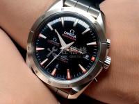 浪琴手表显示屏背光不亮。