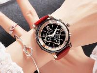 萧邦手表指针颜色褪色。