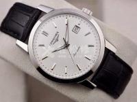 格拉苏蒂手表玻璃镜面损坏。