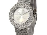 伯爵手表指针颜色褪色。