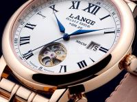 爱彼手表哪些型号有夜光功能