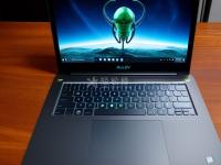 如何在惠普笔记本电脑上调节亮度？