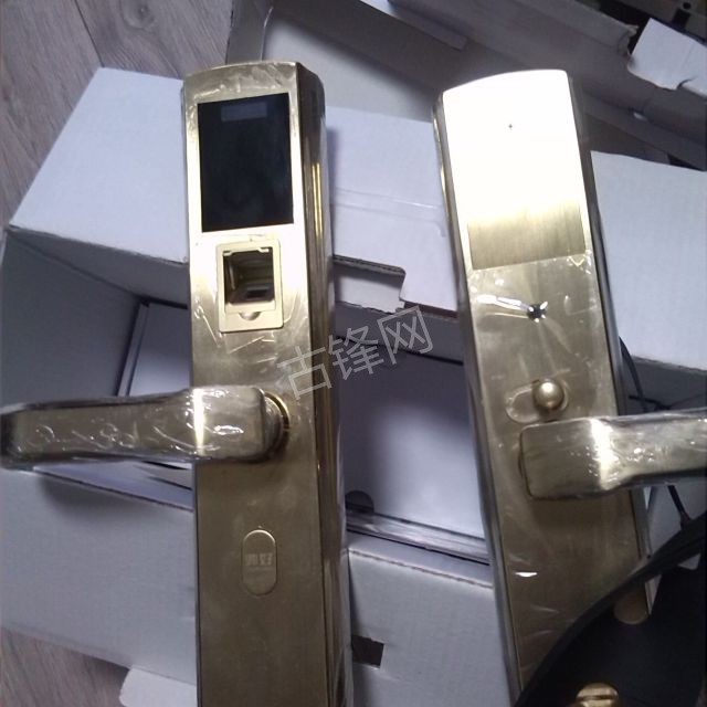 榆树门锁安装师傅电话_榆树智能锁安装配送联系号码