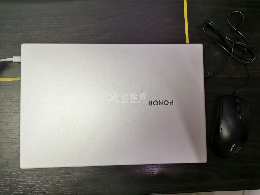 微星笔记本电脑无法正确识别连接的U盘设备，想如何解决？