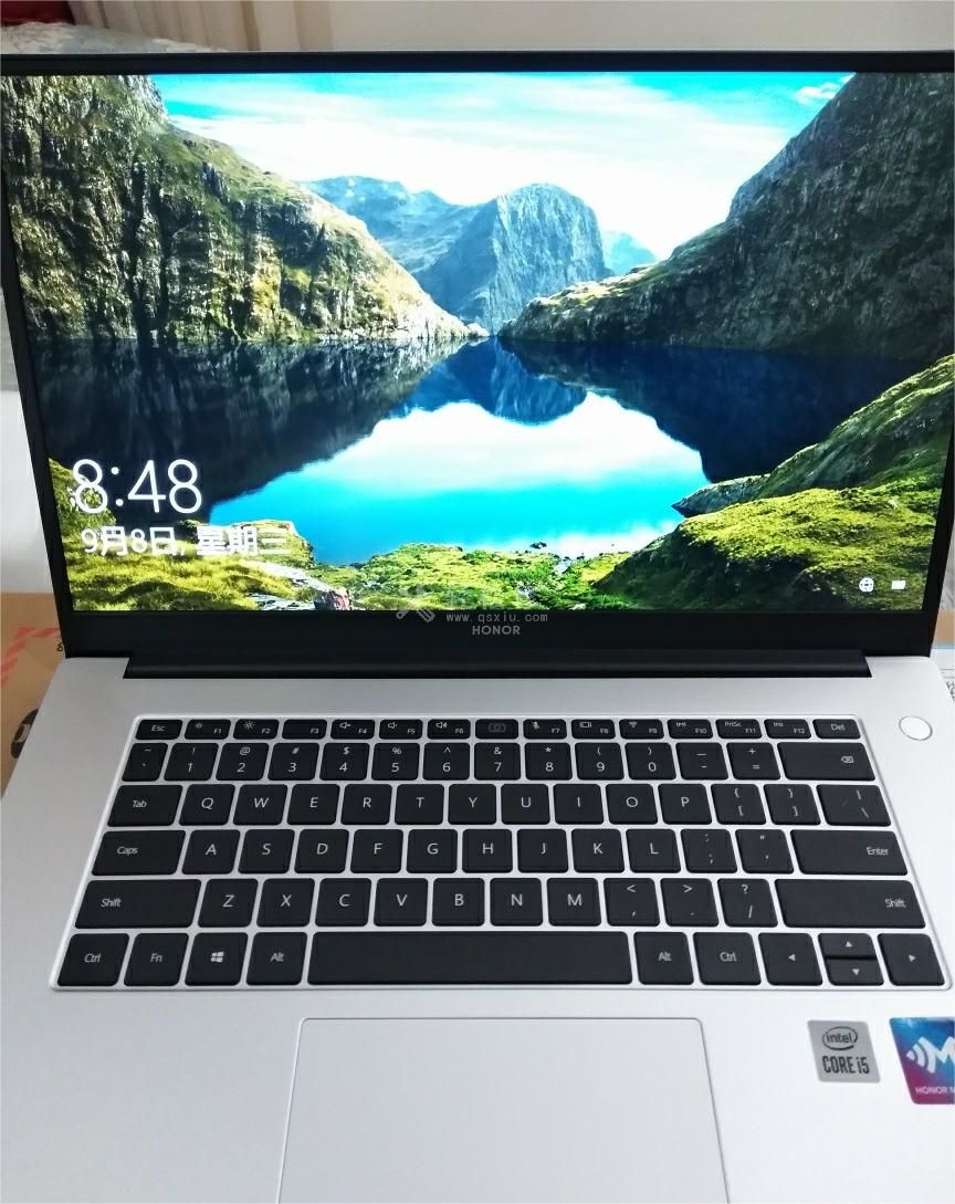 惠普笔记本电脑屏幕闪烁可能出现的问题是什么？